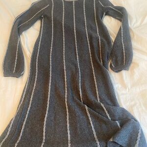 Elegant Gray Knit Dress

please message before buying !!